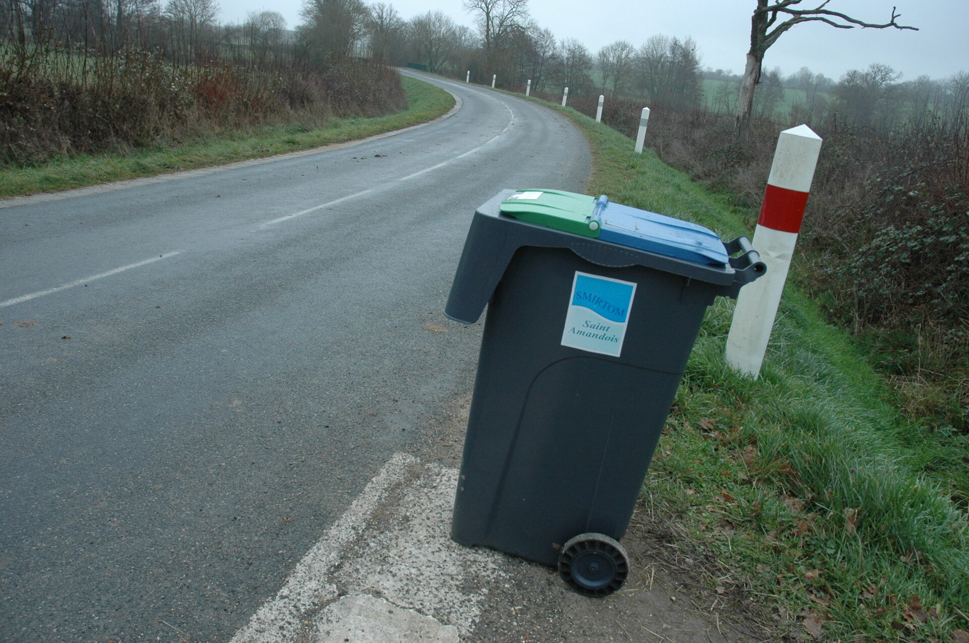 Proprete, bac bleu / vert 