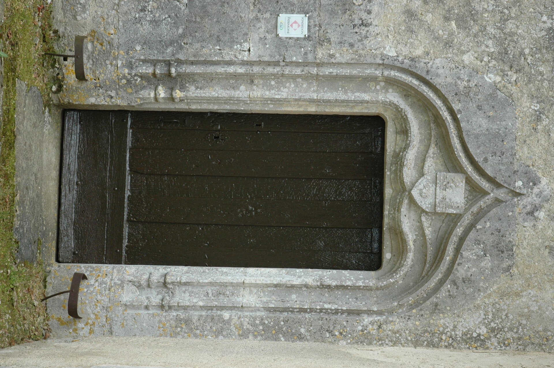 porte romane - église de Touchay 18160